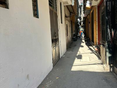 Cho thuê nhà riêng ngõ 18 Huỳnh THúc Kháng, 35m2x3,5 tầng- 17tr ngõ ô tô tránh 1