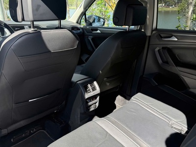 Volkswagen Tiguan Luxury - ODO: 45.000 Km 2