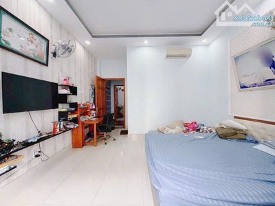Q7 - chỉ 11,6 tỷ - bán gấp mặt tiền đường số tân quy 4 tầng ngang 4,3m 5pn 5wc ô tô ngủ nhà 0