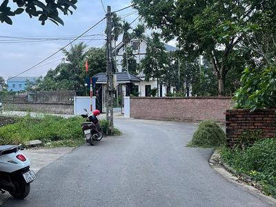 Đất Phú Cát ngay UBND xã, sát sân vận động, chỉ hơn 3 tỷ 3