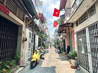 Mặt tiền nội bộ sát bên Trần Hưng Đạo - Võ Văn Kiệt, thuận tiện di chuyển đi các quận, tiện ích bủ 7