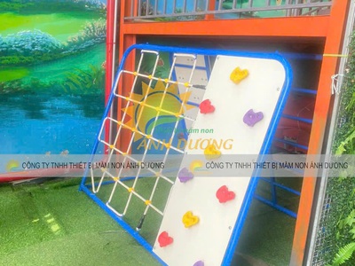 Thang leo mầm non ngoài trời, thang leo sắt mầm non 2