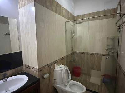 Cho thuê nhà nguyên căn ngô đức kế, gần nguyễn hữu huân - dt: 90m2 giá thuê: 20tr/tháng - lh : 4