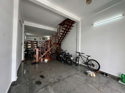 Cho thuê nhà nguyên căn ngô đức kế, gần nguyễn hữu huân - dt: 90m2 giá thuê: 20tr/tháng - lh : 0