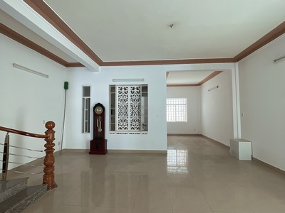 Cho thuê nhà nguyên căn đường 2/9 đà nẵng 4 tầng có thang máy, dt 175m giá tốt 1