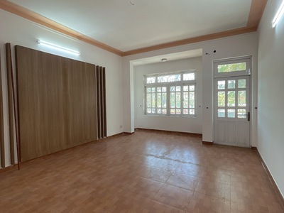 Cho thuê nhà nguyên căn đường 2/9 đà nẵng 4 tầng có thang máy, dt 175m giá tốt 2