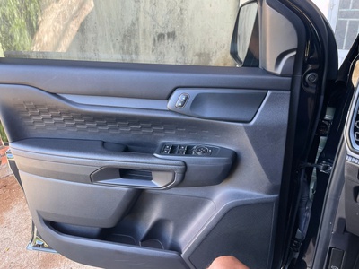 Ford Ranger Std 2023 1 cầu Đen- 560 triệu 0