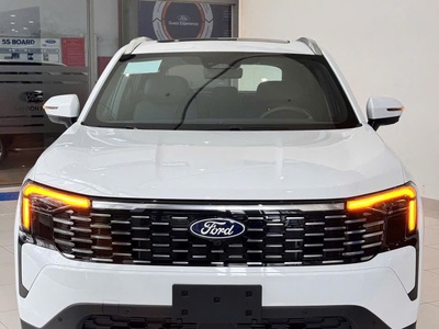 Ford Territory Titanium X sản xuất 2026 chỉ 833 triệu 0