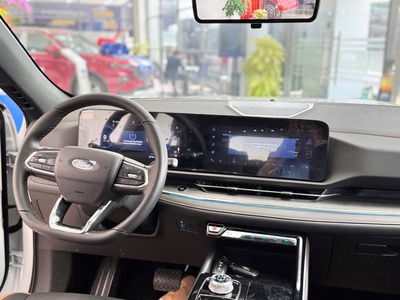 Ford Territory Titanium X sản xuất 2026 chỉ 833 triệu 2