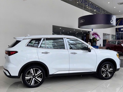Ford Territory Titanium X sản xuất 2026 chỉ 833 triệu 4