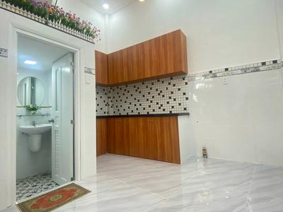 Bán nhà 2 tầng Phạm Văn Bạch, Tân Bình, DT 40m2, Giá 4 tỷ 1