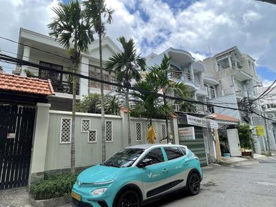 Nhà rộng chắc chắn, có sân để xe hơi, khu vực thoáng mát, an ninh - Lâm Văn Bền, P. Tân Kiểng 2
