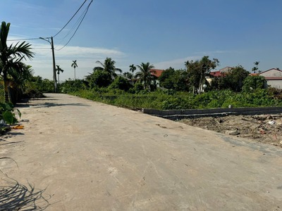 Sở hữu ngay lô đất đẹp gần đường lớn và chợ quyết tiến 3