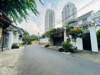 Bán đất ngay đường nguyễn văn hưởng thảo điền q2 , diện tích: 380 - 58 tỷ 0