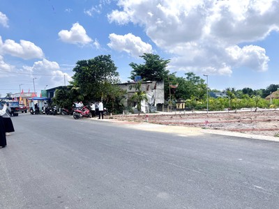 Lô đất mặt tiền đường nhựa 10.5m - gần chợ bà Rén - giá 1ty090 0