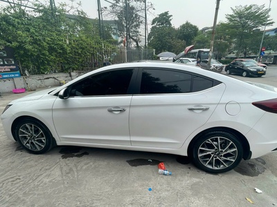 Hyundai Elantra 2022 Trắng 25000 km- 495 triệu 4