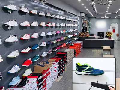 Không Gian Shop Gọn Hơn, Đẹp Hơn Nhờ Móc Treo Thiết Kế Riêng 0