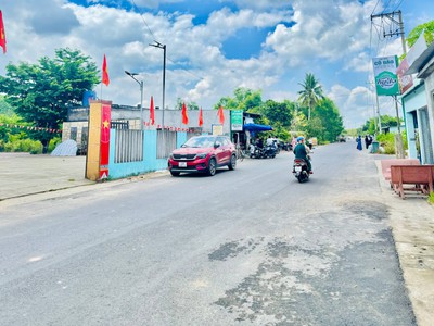Đất mặt tiền đường nhựa 10m5 sát Quốc lộ 1A 1