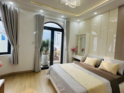 Căn góc 2 mặt thoáng hẻm xe hơi gần bờ kênh tham lương 1