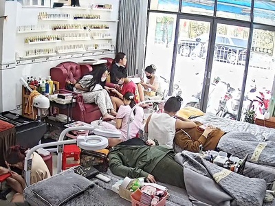 Tân phú chốt nhanh sang rẻ salon nail mi, mt đường lớn nguyễn sơn , vị trí mt bao đẹp, tel : 1
