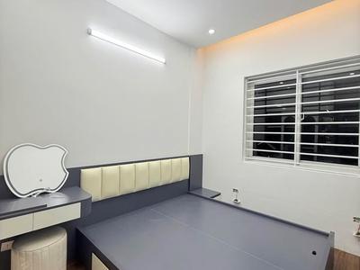 Bán chung cư kđt việt hưng long biên nhỏ tiền 2