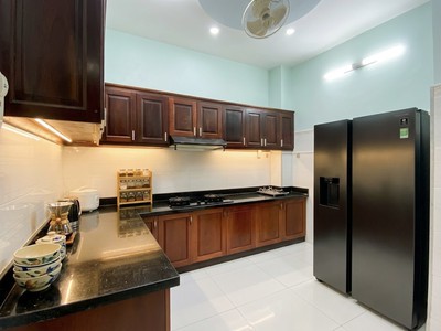 Nguyễn Trọng Tuyển - vòng xoay Lăng Cha Cả - 41m2 x 4T, hẻm thông, nhà cao thoáng. 2