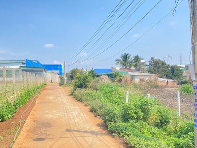 Đất hẻm ql20, gần trung tâm đức trọng, hẻm isuzu việt nhật đi vào 3