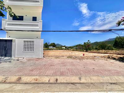 Lô Đất đẹp 2 mặt tiền Phong Châu - Phường Nam Nha Trang dt 111,1m2, 0