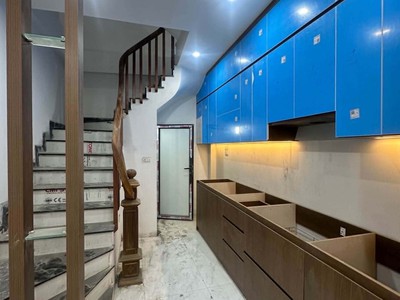 Nhà xây mới đẹp gần phố Tôn Thất Tùng ngõ thông thoáng 34m2 x 5T nội thất đẹp, hơn 9 tỷ 1