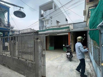Cần bán gấp nhà hẻm 851 huỳnh tấn phát quận 7 1