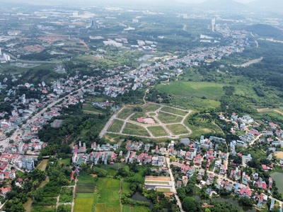 Chủ cần bán gấp lô đất mặt chợ hoà lạc 3