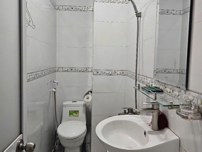 Cho thuê nhà nguyên căn 5 tầng phường an phú đông 4