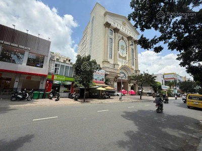 Cho thuê nhà kinh doanh mặt tiền, 1 trệt 1 lầu, 355m2 số 110 lý chính thắng, p.võ thị sáu, q.3, hcm 3