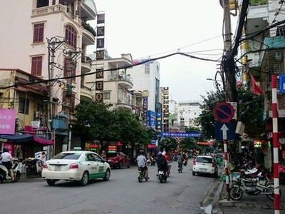 MT3571. Cho thuê nhà Mặt Đường ngay Trung Tâm Thành Phố - vỉa hè rộng - có Thang Máy. 3