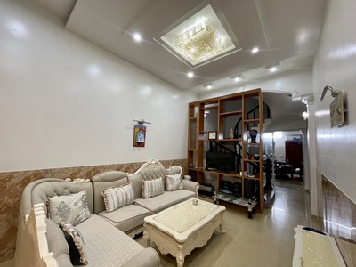 Cho thuê nhà mặt phố Văn Cao, DT: 83m2, 4 ngủ khép kín. 4