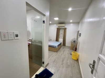 Cho thuê nhà mặt phố Văn Cao, DT: 83m2, 4 ngủ khép kín. 7