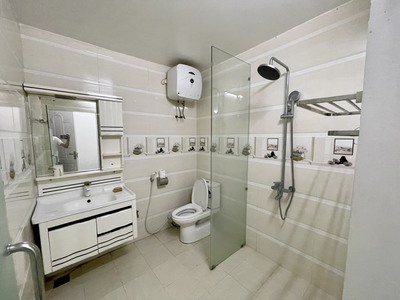 Cho thuê nhà mặt phố Văn Cao, DT: 83m2, 4 ngủ khép kín. 1