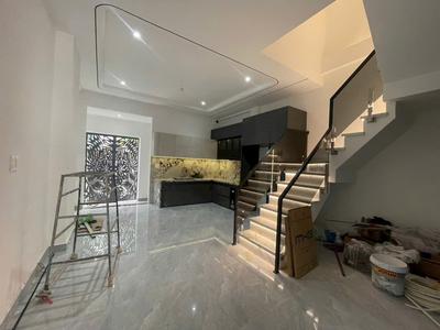Nhà 4.8x18m 4 lầu Lâm văn Bền phường Tân Quy Quận 7 1