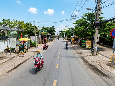 L2354 đất lô góc - sát senturia q12 2