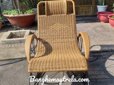 Ghế bập bênh thư giãn mây nhựa 2