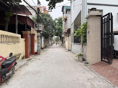 Cần bán 89,5m2 đất thổ cư thôn Đổng Xuyên. Đường 3,5m, thông ô tô 7 chỗ vào đất 1