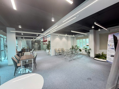 Cho thuê sàn VP 360m mặt phố Nguyễn Văn Huyên, sẵn vào hoạt động 1