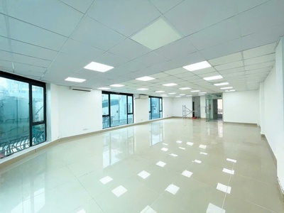 Cho thuê sàn VP 360m mặt phố Nguyễn Văn Huyên, sẵn vào hoạt động 2