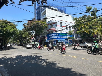 Lô duy nhất - Đất kèm nhà cấp 4 lô kẹp góc gần đường Đỗ Bá và Châu Thị Vĩnh Tế, Đà Nẵng 0