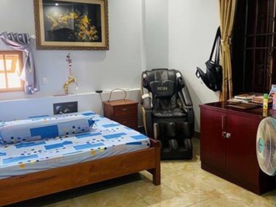 Cho thuê biệt thự Mặt Tiền đường Số 11 Trường Thọ, gần chợ Thủ Đức, full nội thất, 5PN 5WC, 30tr/thá 3