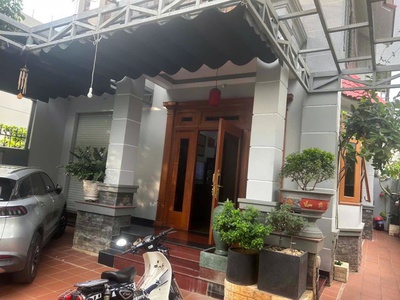 Cho thuê biệt thự Mặt Tiền đường Số 11 Trường Thọ, gần chợ Thủ Đức, full nội thất, 5PN 5WC, 30tr/thá 5
