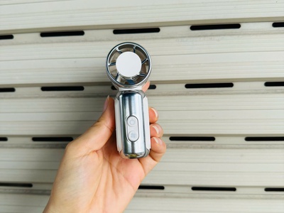 Quạt Cầm Tay Mini In Khắc Logo Theo Yêu Cầu 1