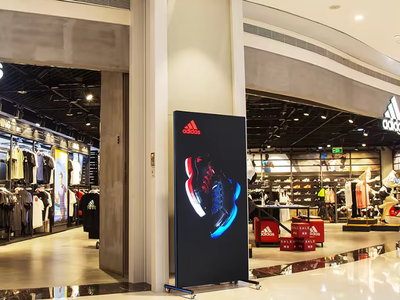 Kinh Nghiệm Chọn Màn Hình LED Poster Cho Cửa Hàng, Quán Ăn Và Showroom 1
