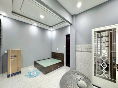 O2372 không bao giờ trống phòng - sát đh văn lang 2