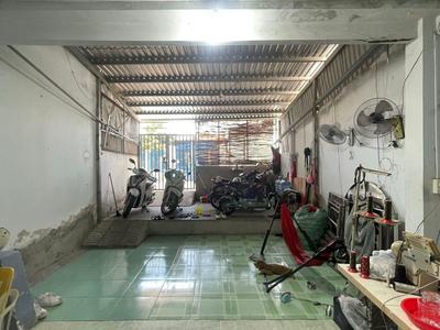 Bán nhà rộng 130m2 sổ hồng q.12 tân thới hiệp, hẻm lê văn khương, giá 5.5 tỷ. 2